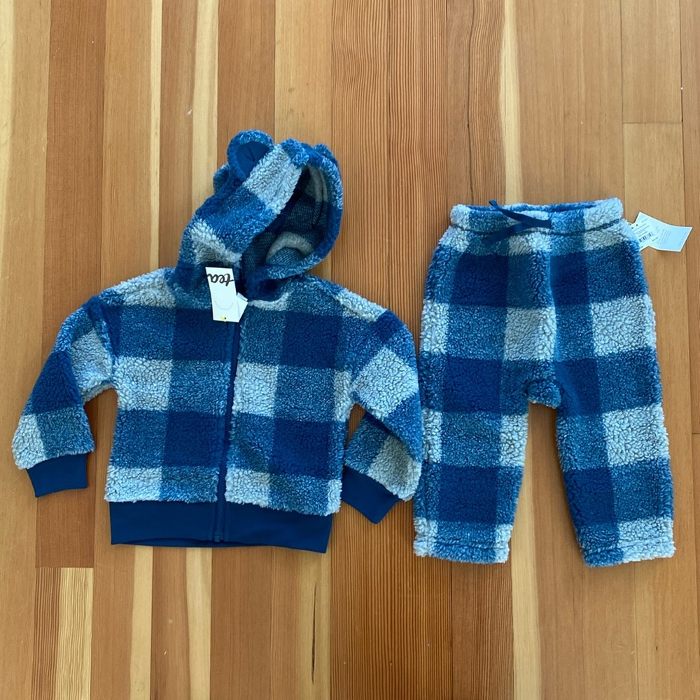 Brand new Tea Collection matching zip-up sweatshirt and sweatpants